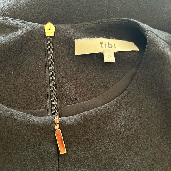 Tibi $395 Black Crepe Structured Dress Size 2 Bell Sleeve Shift Work LBD Mod - Picture 8 of 11